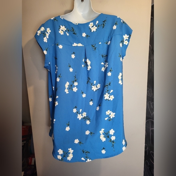 Dalia Blue and White Floral Blouse, Size Medium - Picture 3 of 5